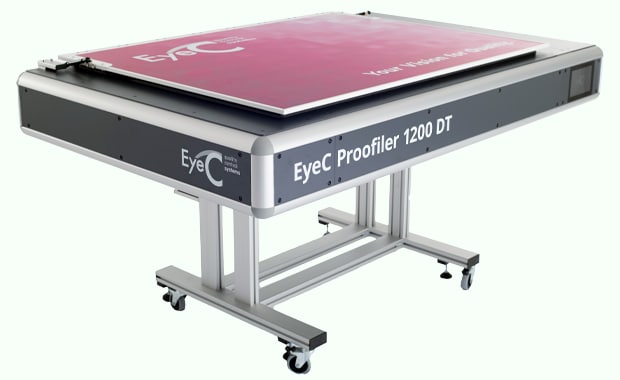 Scannerbasierte Inspektionslösung zur Qualitätskontrolle für großformatige Druckmuster, EyeC Proofiler 1200 DT