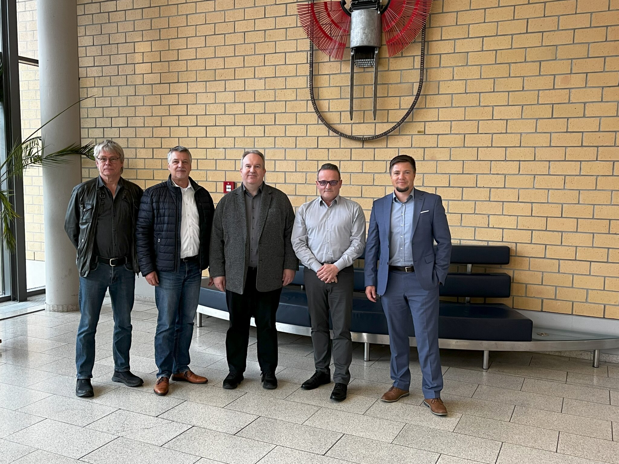 Die Projektgruppe für das Retrofit in Potsdam (v.l.r.): Heiko Heidinger (EAE), Bernhard Schmiedeberg (EAE), Bengt Föbker (PDP), Antonio Katzenmayer (PDP), Conrad Borchert (EAE).